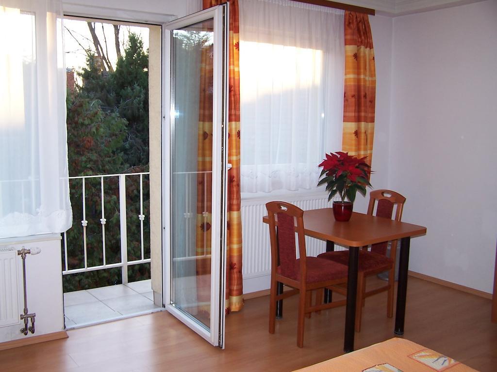 Akacia Apartment - Free Inside Parking, 2 Bedrooms, Garden, Next To Centre Βουδαπέστη Δωμάτιο φωτογραφία