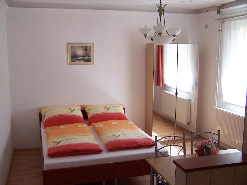 Akacia Apartment - Free Inside Parking, 2 Bedrooms, Garden, Next To Centre Βουδαπέστη Δωμάτιο φωτογραφία